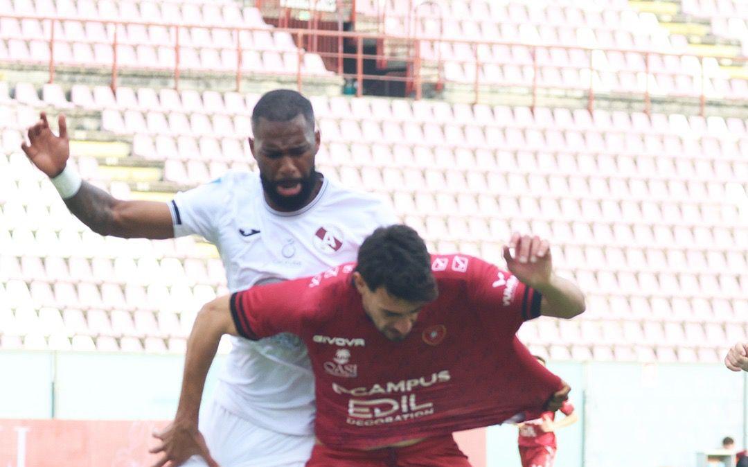Reggina ko in pieno recupero: l'Acireale espugna il Granillo