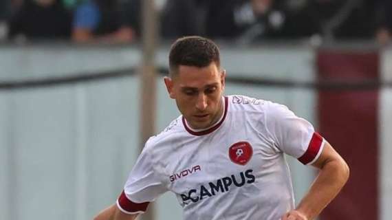 Reggina: intervento alla caviglia per il centrocampista Salandria 