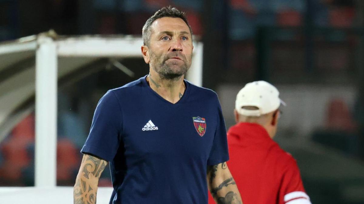 Il Cosenza che non ti aspetti: Buscè crea un capolavoro di resilienza. E i suoi tre pilastri spiegano la scalata