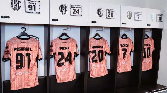 Cosenza-Cesena, maglia speciale: i bianconeri in campo con i nomi delle loro mamme