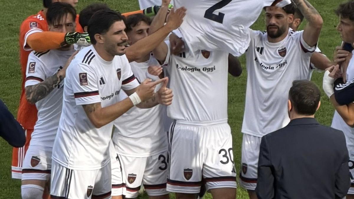Cosenza, vittoria da grande squadra: il successo “sporco” di Latina svela la vera identità dei Lupi