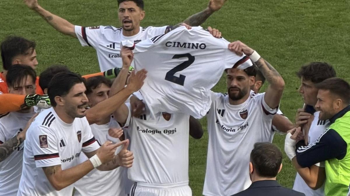 Cosenza, il segreto è un gruppo che si ama. E ora la città ricomincia a crederci