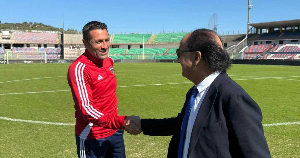 Guarascio visita Buscè e squadra: "Andare avanti con concentrazione e concretezza"