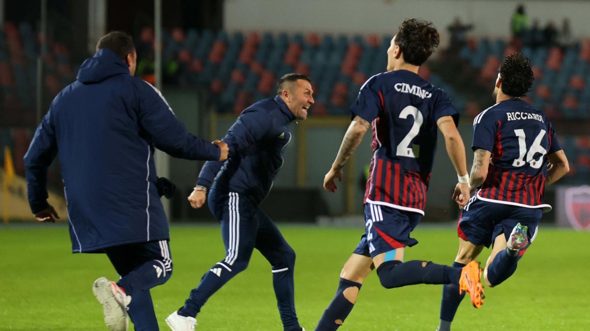 Cosenza, al Marulla è uno show: quattro vittorie casalinghe tutte con goleada