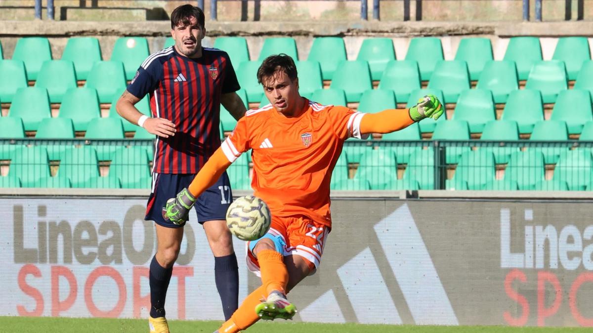 Cosenza, allarme difesa: troppi gol subiti su palla inattiva. Buscè chiede più concentrazione