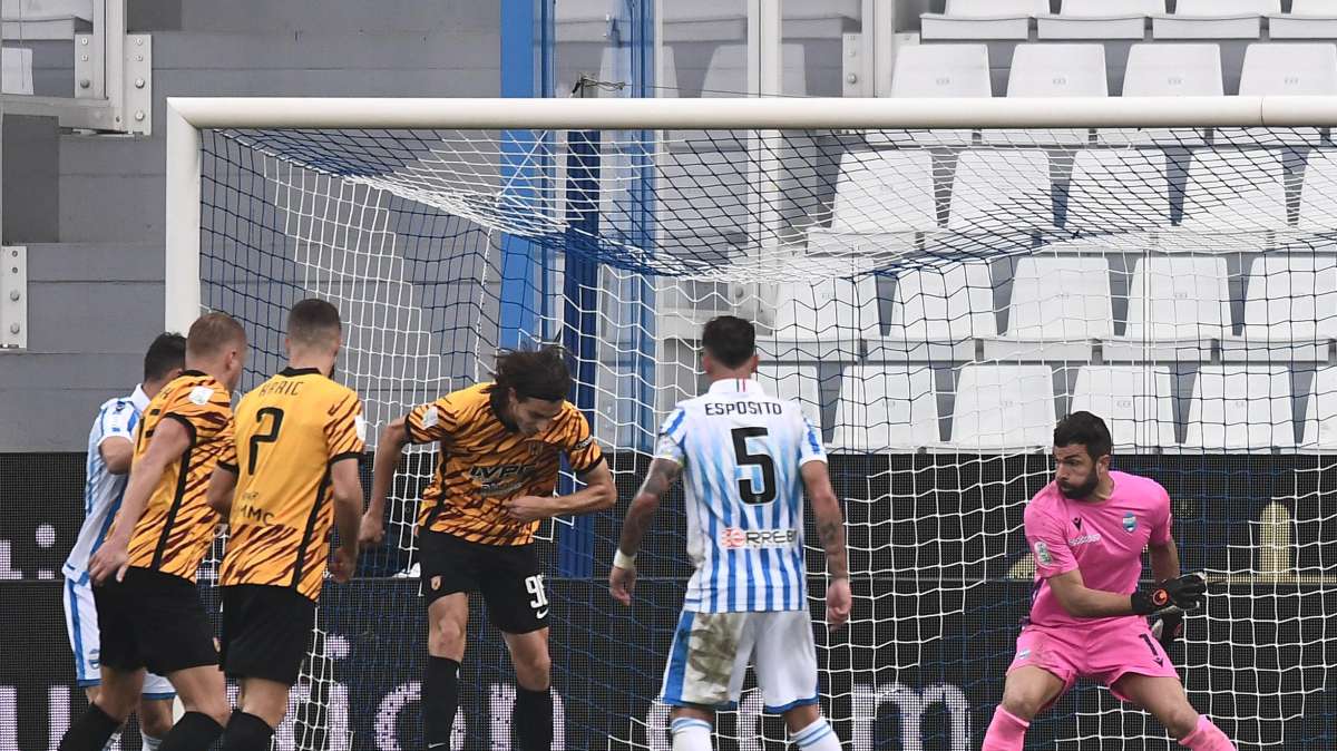 Mp Ferrara 12/11/2022 - campionato di calcio serie B / Spal-Benevento / foto Matteo Papini/Image Sport
nella foto: gol Riccardo Capellini