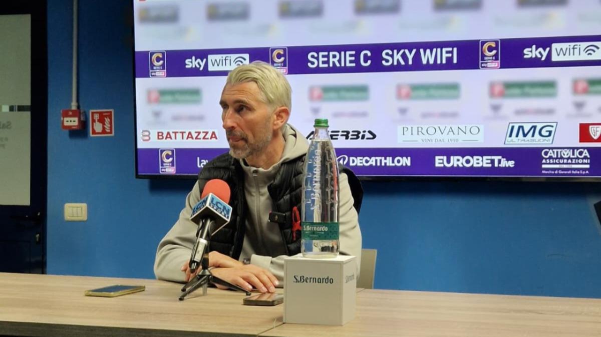 Vicenza, Carobbio: "Sull'espulsione erano prevenuti". Gol fantasma? "La palla era dentro"