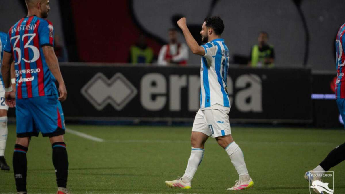 Davide Merola esulta dopo il gol segnato col Pescara al Catania Credit: Massimo Mucciante / Pescara Calcio 1936 / www.lacasadic.com