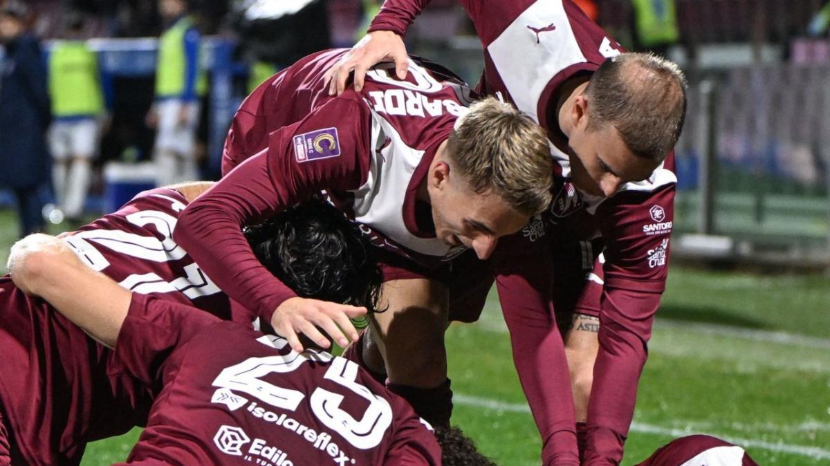 Salernitana, ore decisive per la cessione: firma e passaggio di proprietà entro martedì