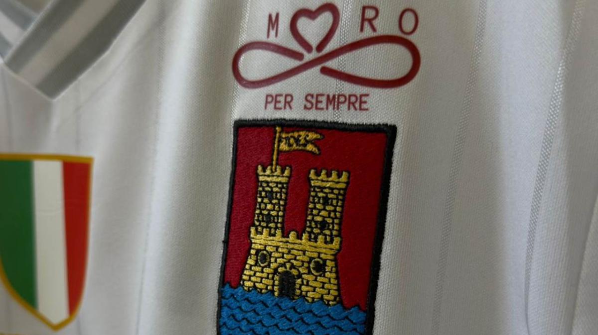 Livorno, maglia speciale contro l'Arezzo per ricordare Piermario Morosini