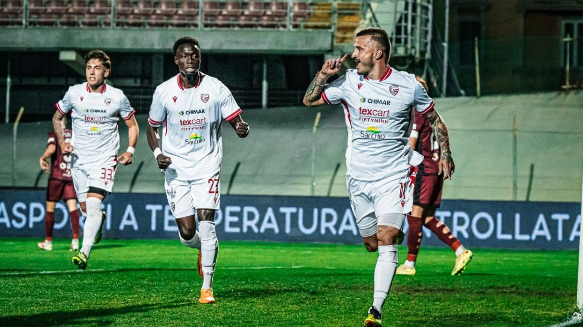 Carpi, eterno Casarini: doppietta da favola e salvezza ad un passo