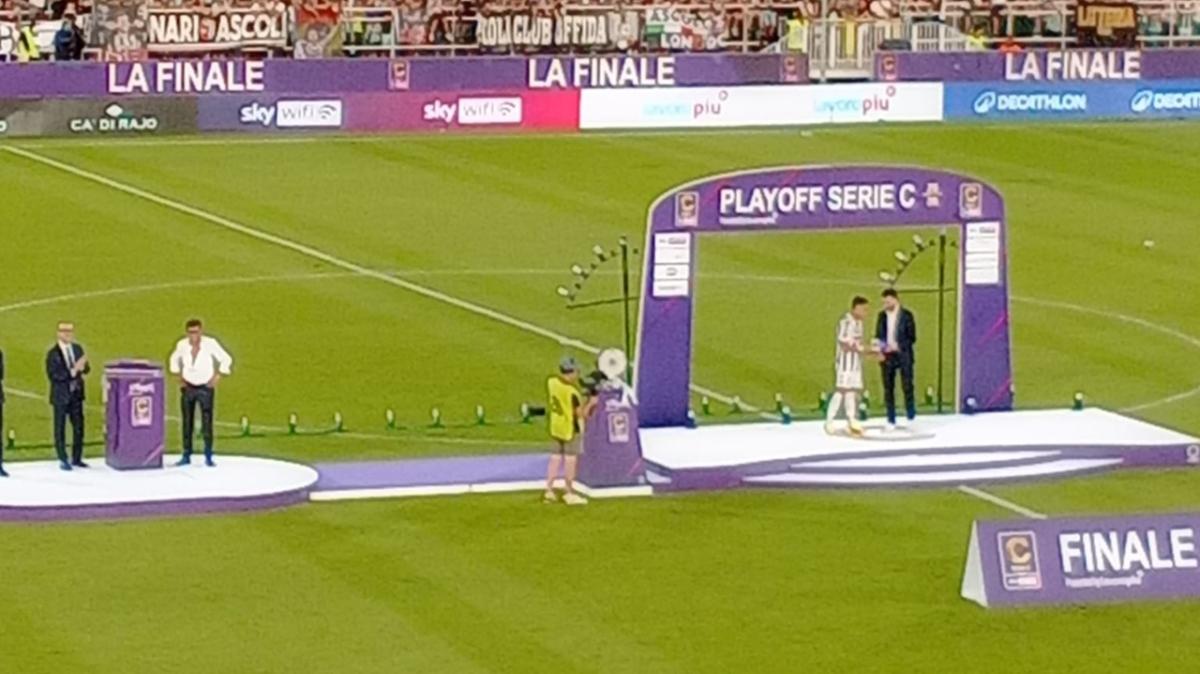 Ascoli, riconoscimenti per Tomei e Rizzo Pinna: premiati come miglior allenatore e MVP dei playoff
