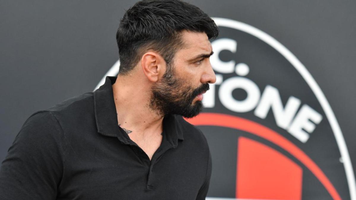 Crotone, Vrenna: "Il nostro operato è sempre stato trasparente, rammaricati per gli attacchi gratuiti" 