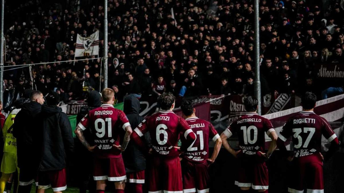 Arezzo, Bucchi: "Non abbiamo mai fatto i conti durante l'anno e non cominceremo adesso"