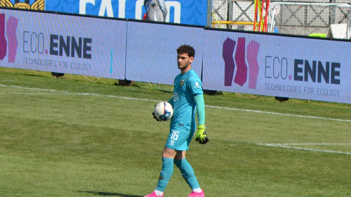 Esordio in Serie A per l'ex Latina Zacchi: chi è il portiere del Sassuolo 