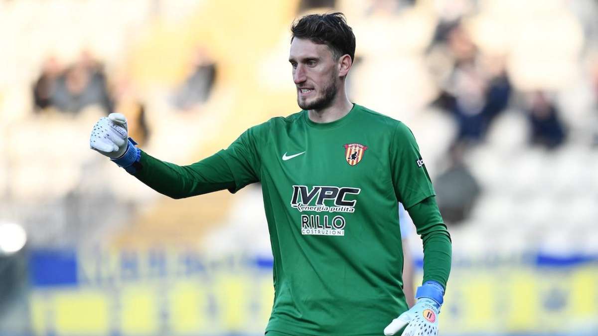 Alberto Paleari in azione con la maglia del Benevento. Credit: IMAGE