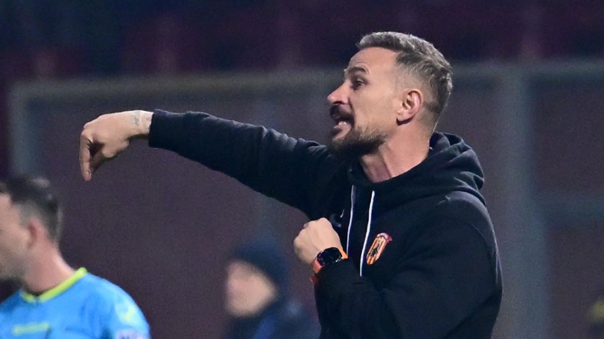 Verso Monopoli-Benevento, da Floro Flores... a Floro Flores: il cambio in panchina che ha svoltato la stagione dei giallorossi