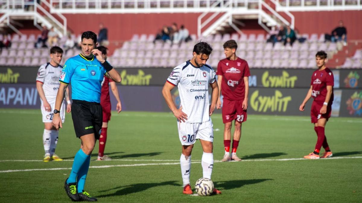 Crotone, 24 ore da sogno per Musso: laurea e gol contro L'Audace Cerignola