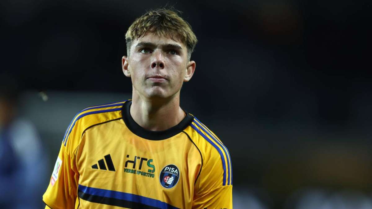 Buffon con la maglia del Pisa (Imago)