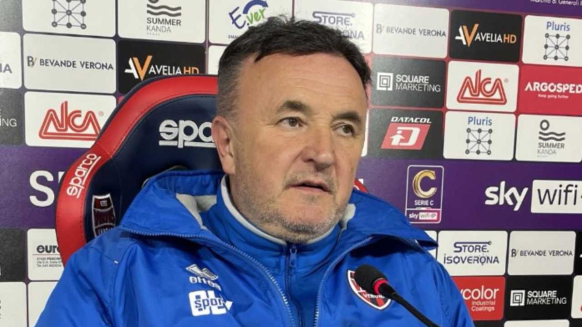 Clamoroso Virtus Verona, Gigi Fresco torna in panchina dopo 19 giorni dall'addio