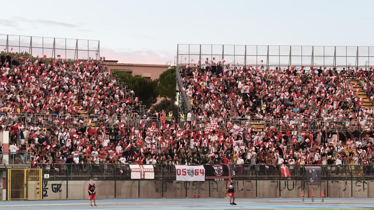 Il Grosseto ritorna in Serie C, decisivo il pareggio con il Siena e la vittoria del Prato