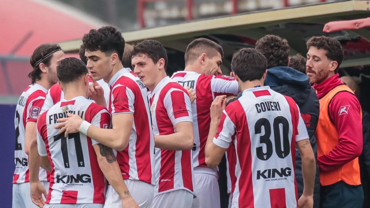 Forlì-Ascoli, vendita dei biglietti sospesa per la gradinata Locali