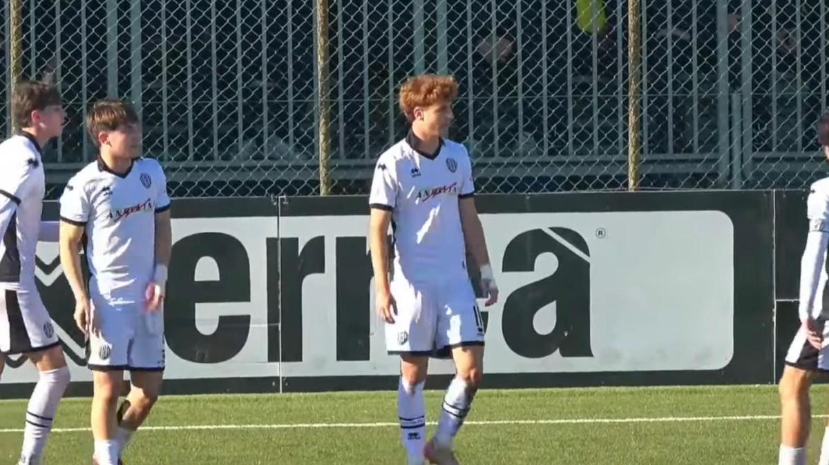 Moretti inarrestabile: doppietta e il Cesena travolge con 5 reti il Napoli