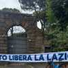 Lazio, nuovo striscione contro Lotito fuori Villa San Sebastiano - FT&VD