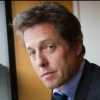 Altro che Cobolli-Djokovic: Hugh Grant si addormenta a Wimbledon - FOTO