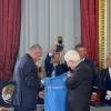 Lazio, omaggio a Mattarella: Sarri consegna maglia e targa della finale