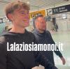 Przyborek è atterrato a Roma: in aeroporto il suo primo "Forza Lazio" - FT e VD