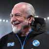 Napoli, De Laurentiis irritato da Sarri: vira su altri profili per il dopo Conte