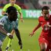 Twente - Lazio, sanzionati dei tifosi olandesi per ululati razzisti contro Tchaouna