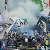 Lazio, la festa continua: tutta la squadra festeggia sotto la Nord - VIDEO
