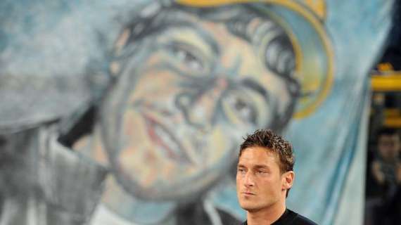 Peruzzi e Totti all'Olimpico in ricordo di Sandri: "Uniti per Gabriele e nel rispetto dei valori dello sport"