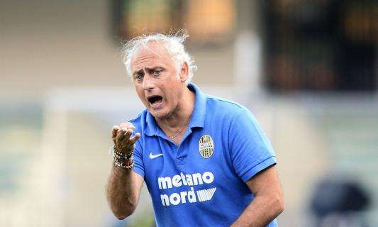 Mandorlini: "Emergenza totale in attacco. La Lazio? Può vincere con tutti, ma concede spazi importanti"