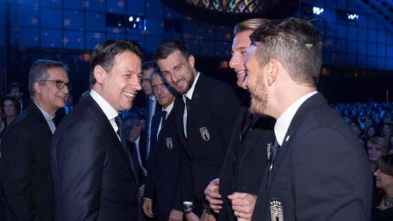 Lazio: sorrisi in Vaticano tra il premier Conte, Immobile e Acerbi