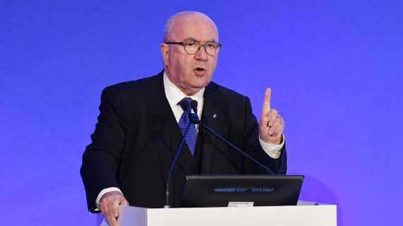 Tavecchio: "Troppi stranieri in Italia, ma la Nazionale ha l'alibi Europeo"
