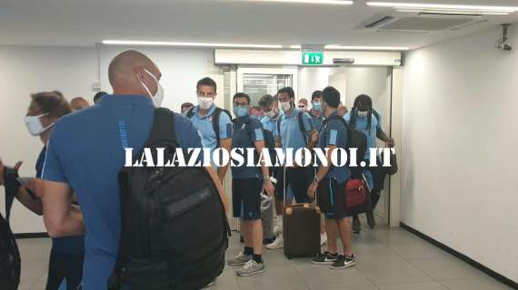 Lazio, la squadra di Inzaghi è atterrata a Cagliari - VIDEO