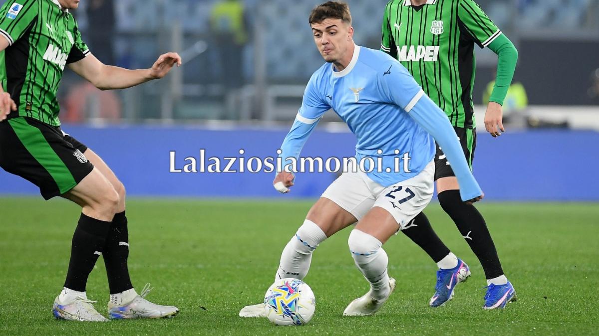 PAGELLE Lazio-Sassuolo: Marusic decisivo, Maldini inaugura il conto. Zaccagni spento