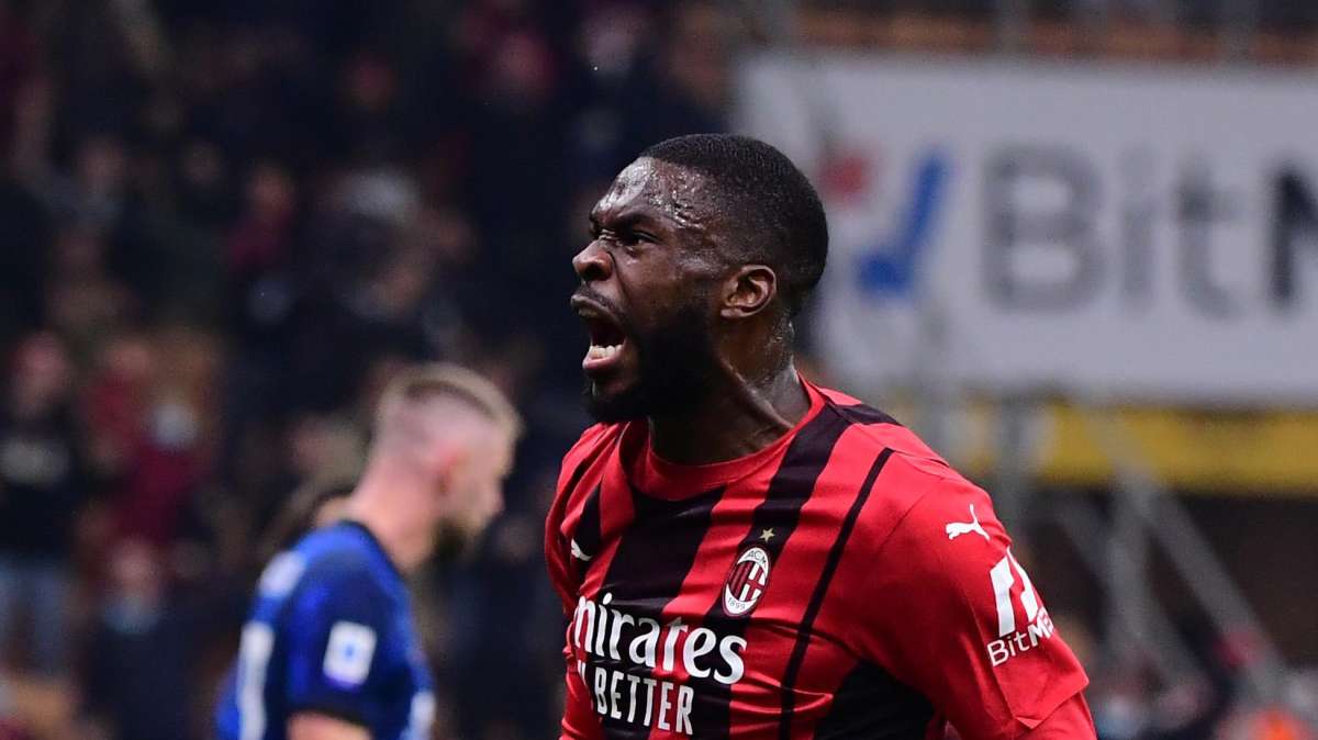 Milan - Chelsea, decisione folle dell'arbitro: tifosi e giornalisti increduli