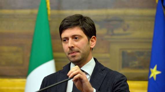 Coronavirus, il ministro Speranza: "Calcio? Ultimo dei problemi"