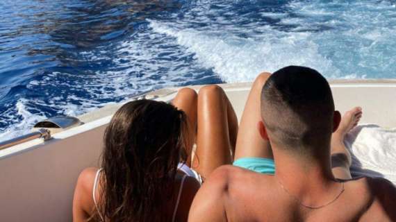 Lazio, ultimi momenti di relax: Marusic (in dolce compagnia) sceglie l'Argentario - FOTO