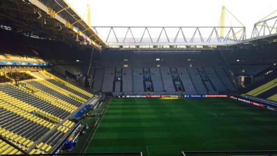 Borussia Dortmund, parte la missione Maradona: un ristoratore consegnerà a Napoli una maglia per Diego