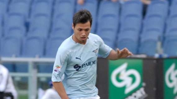 Caos Zarate, il trasferimento al Boca scatena l'ira dei tifosi del Velez. Il fratello: "Sei un traditore..."