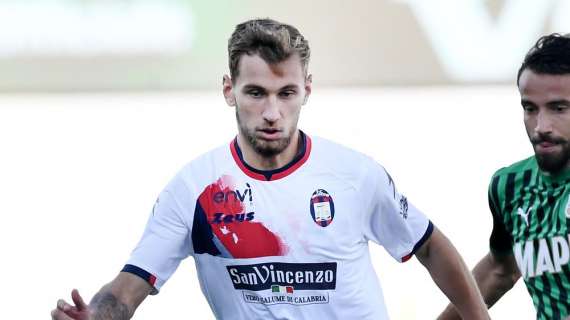 Coronavirus, Dragus del Crotone positivo: il calciatore è "lievemente sintomatico"