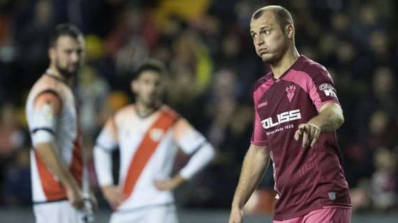 Spagna, cori contro Zozulya: sospesa Rayo Vallecano - Albacete