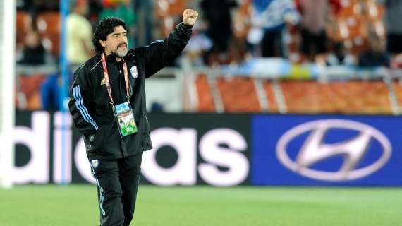 Lazio, da Acerbi a Leiva l'ultimo saluto a Diego Armando Maradona - FOTO