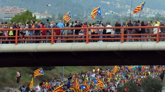 Politica / Catalogna, oltre mezzo milione di manifestanti in piazza