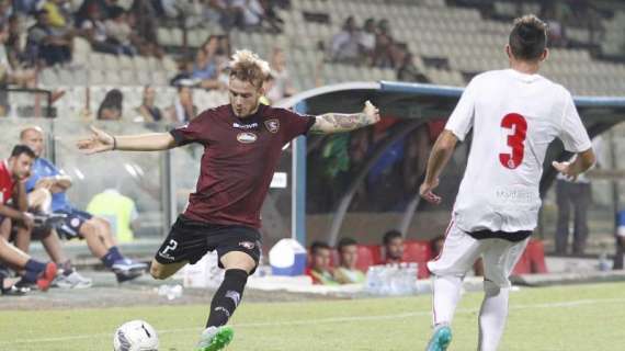 Crotone-Salernitana, esordio da titolare per Gianluca Pollace